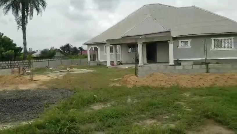 Exterior of the house and grounds from owner-provided footage